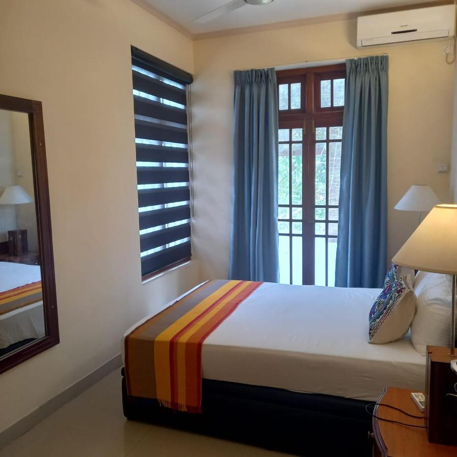 Crown Hills Kandy Inn Exterior foto