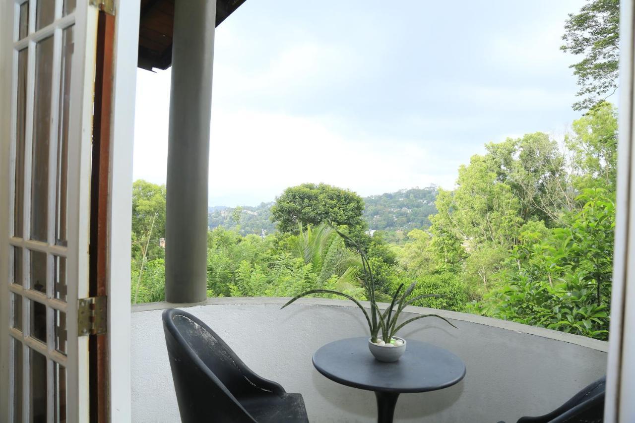Crown Hills Kandy Inn Exterior foto