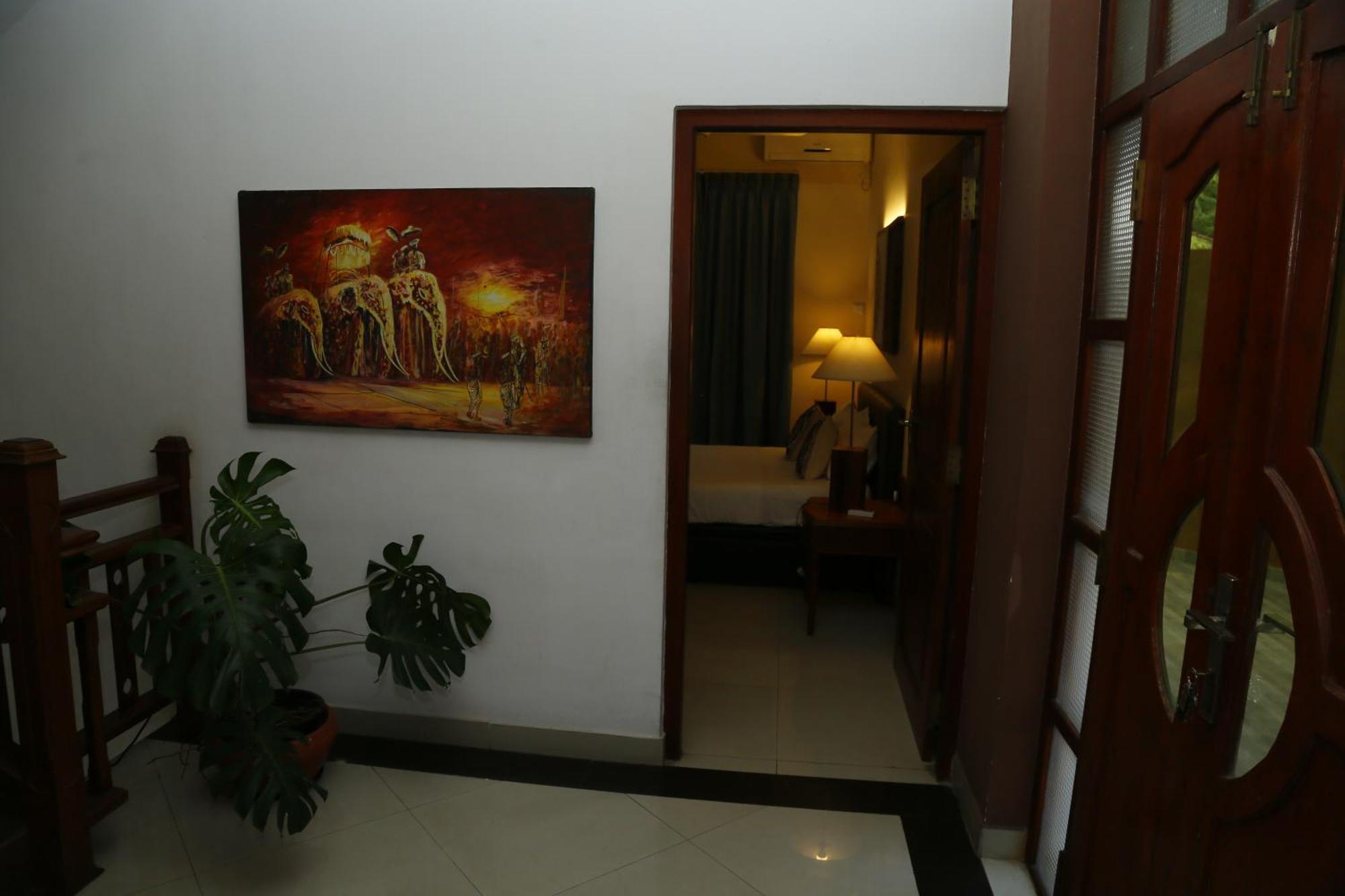 Crown Hills Kandy Inn Exterior foto