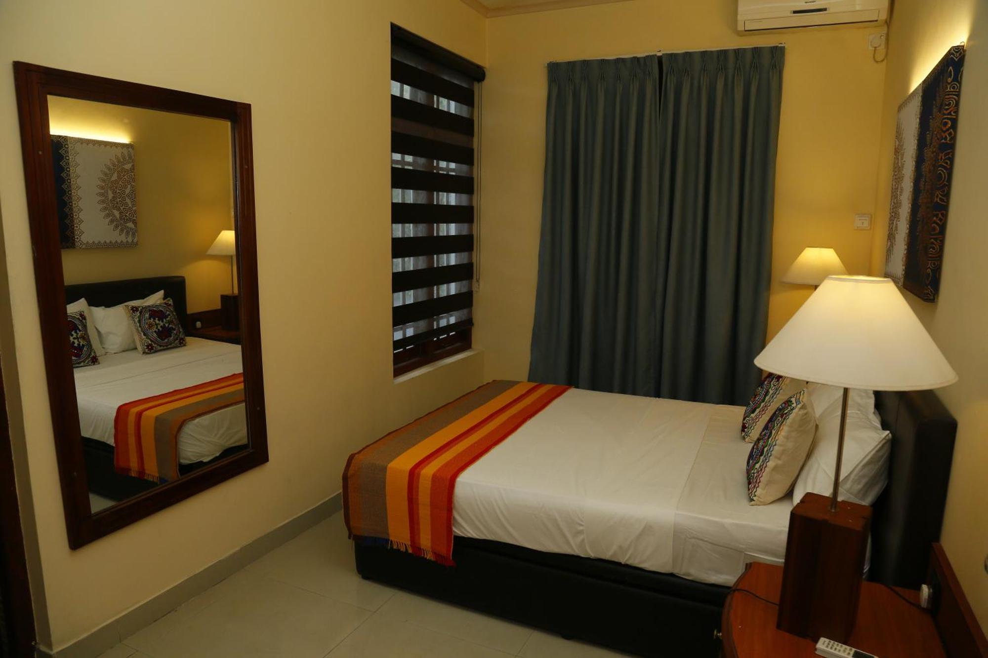 Crown Hills Kandy Inn Exterior foto